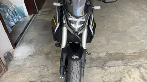 Honda CB 750 Hornet (2025)  (4)
