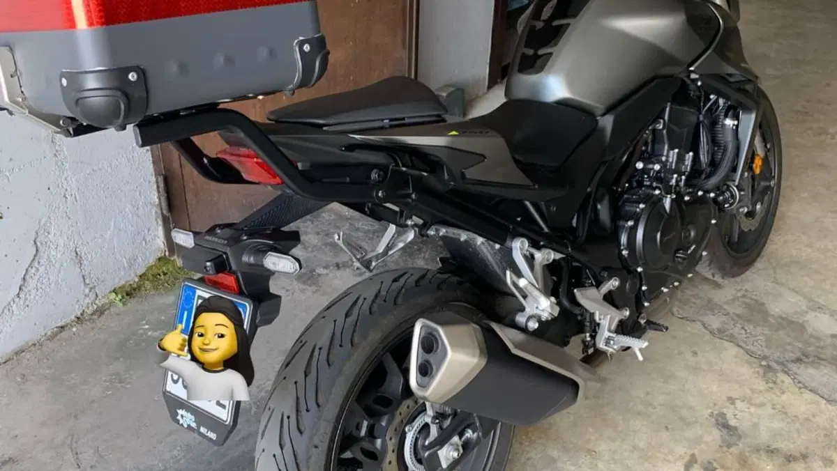 Honda CB 750 Hornet (2025)  (10)