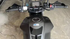 Honda CB 750 Hornet (2025)  (12)
