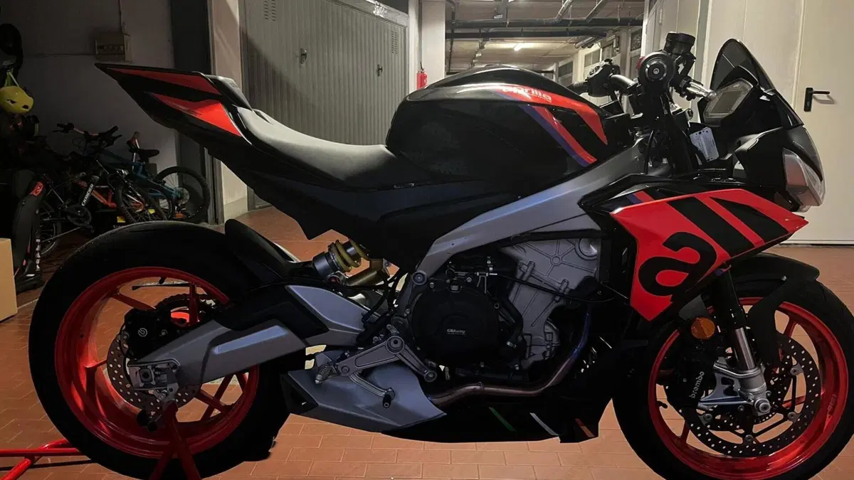 Aprilia Tuono 660 Factory (2022 - 24)  (2)