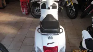 Vespa GTS 300 Super ABS (2014 - 16)  (4)