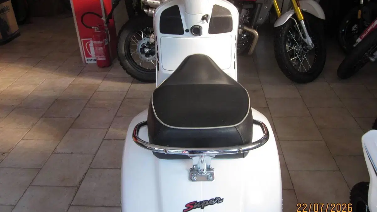 Vespa GTS 300 Super ABS (2014 - 16)  (6)