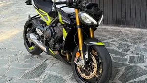 Triumph Street Triple 765 Moto2 (2026)  (15)