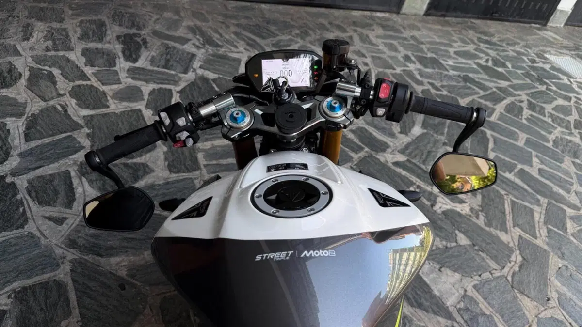 Triumph Street Triple 765 Moto2 (2026)  (5)