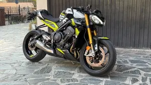 Triumph Street Triple 765 Moto2 (2026)  (10)