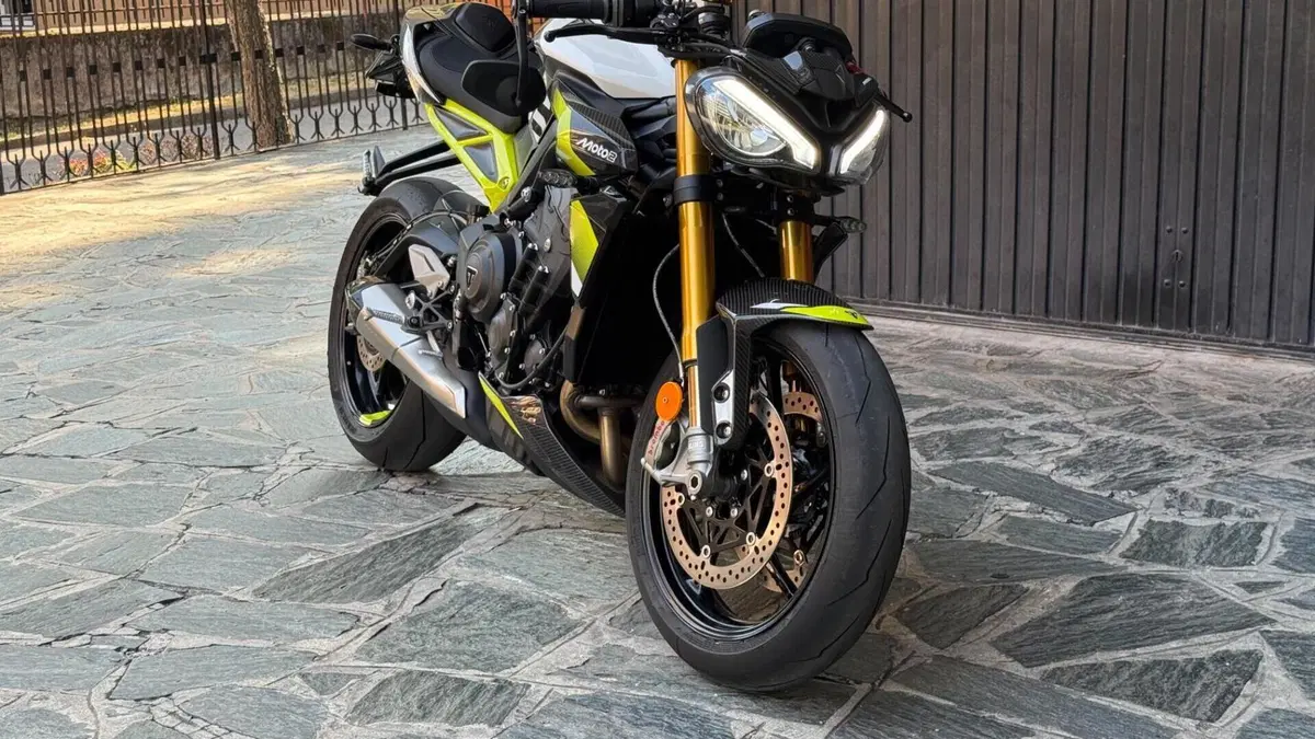Triumph Street Triple 765 Moto2 (2026)  (4)