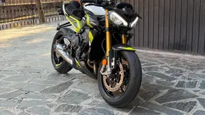 Triumph Street Triple 765 Moto2 (2026)  (4)