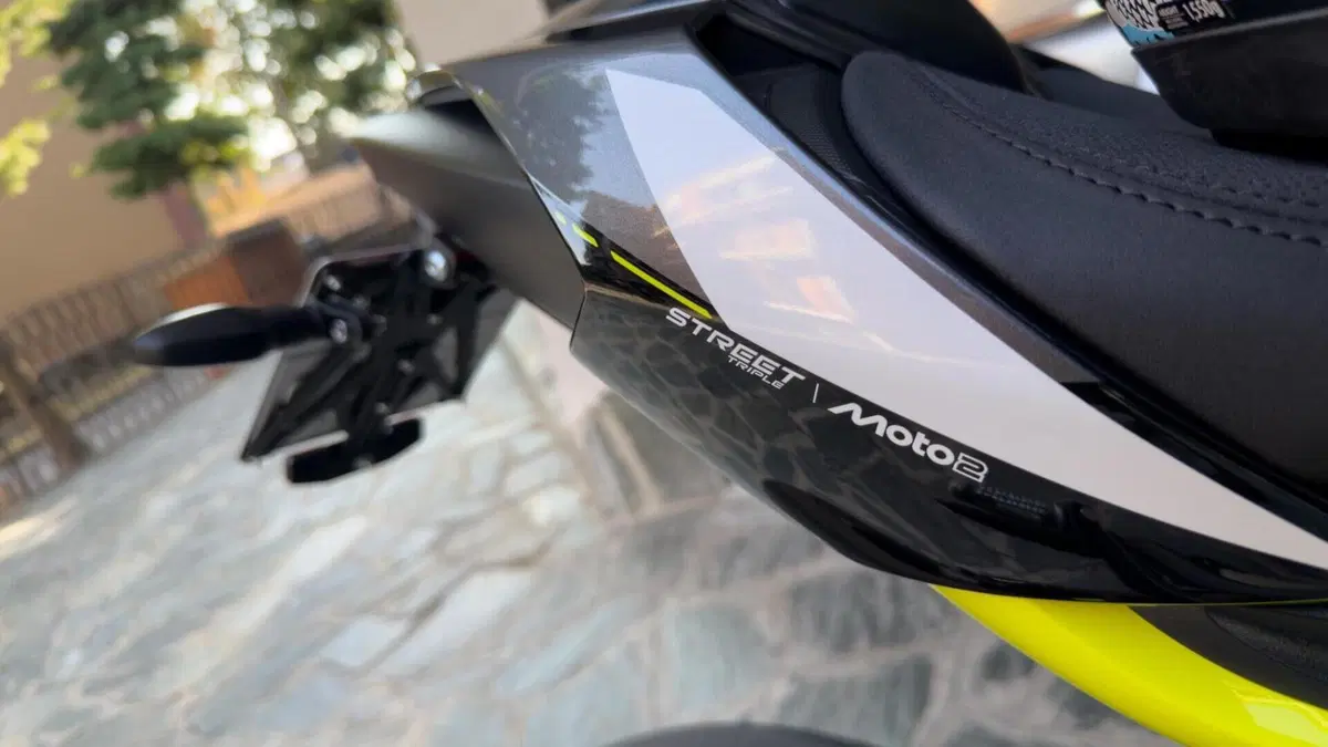 Triumph Street Triple 765 Moto2 (2026)  (18)