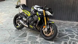 Triumph Street Triple 765 Moto2 (2026)  (17)