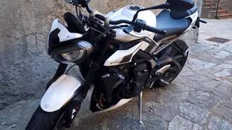 Triumph Street Triple 765 R (2023 - 26)