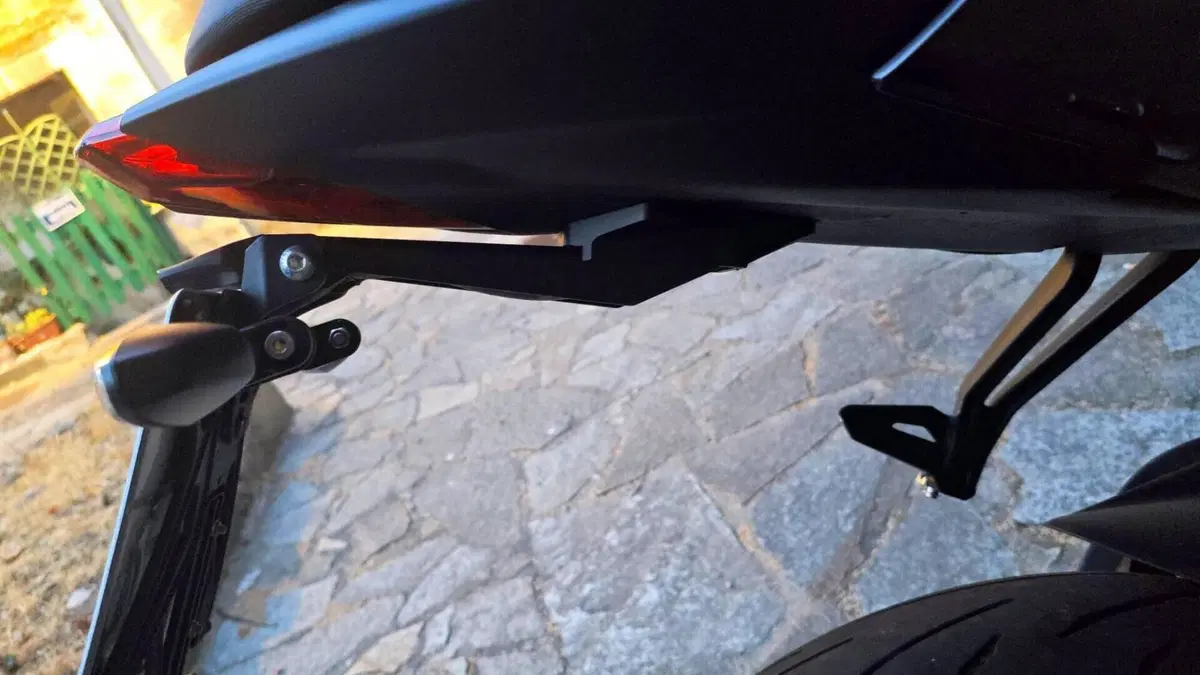 Triumph Street Triple 765 R (2023 - 26)  (6)