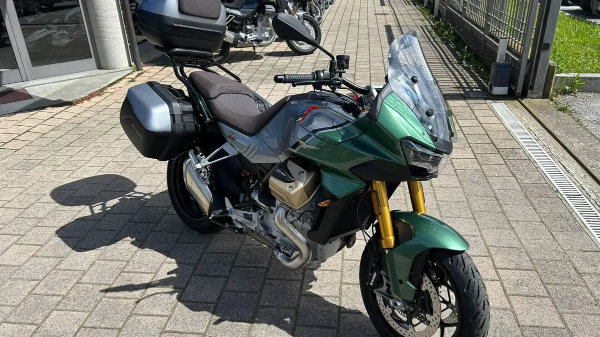 Moto Guzzi V100 Mandello S (2022 - 24)  (4)
