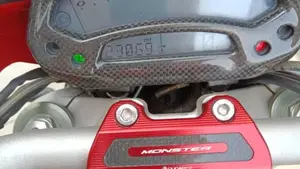 Ducati Monster 1100 (2009 -10)  (2)