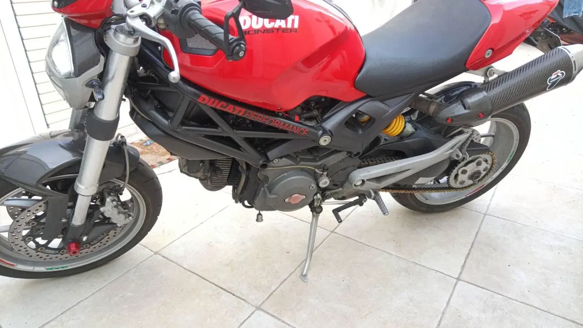 Ducati Monster 1100 (2009 -10)  (3)