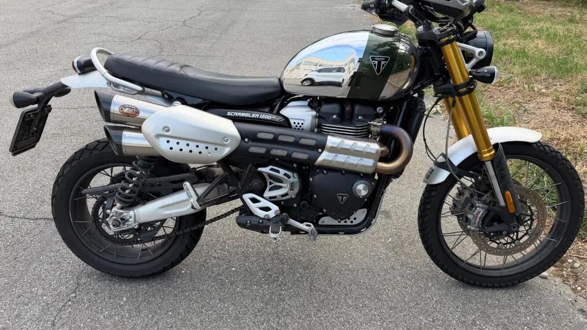 Triumph Scrambler 1200 XE Chrome Edition (2023)  (2)