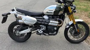 Triumph Scrambler 1200 XE Chrome Edition (2023)  (2)