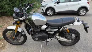 Triumph Scrambler 1200 XE Chrome Edition (2023)  (3)