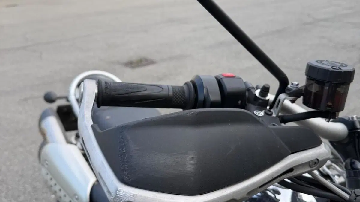 Triumph Scrambler 1200 XE Chrome Edition (2023)  (6)