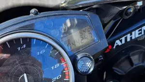 Yamaha YZF R6 (2006 - 07)  (5)