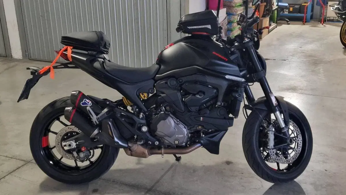 Ducati Monster 937 (2021 - 25)  (2)