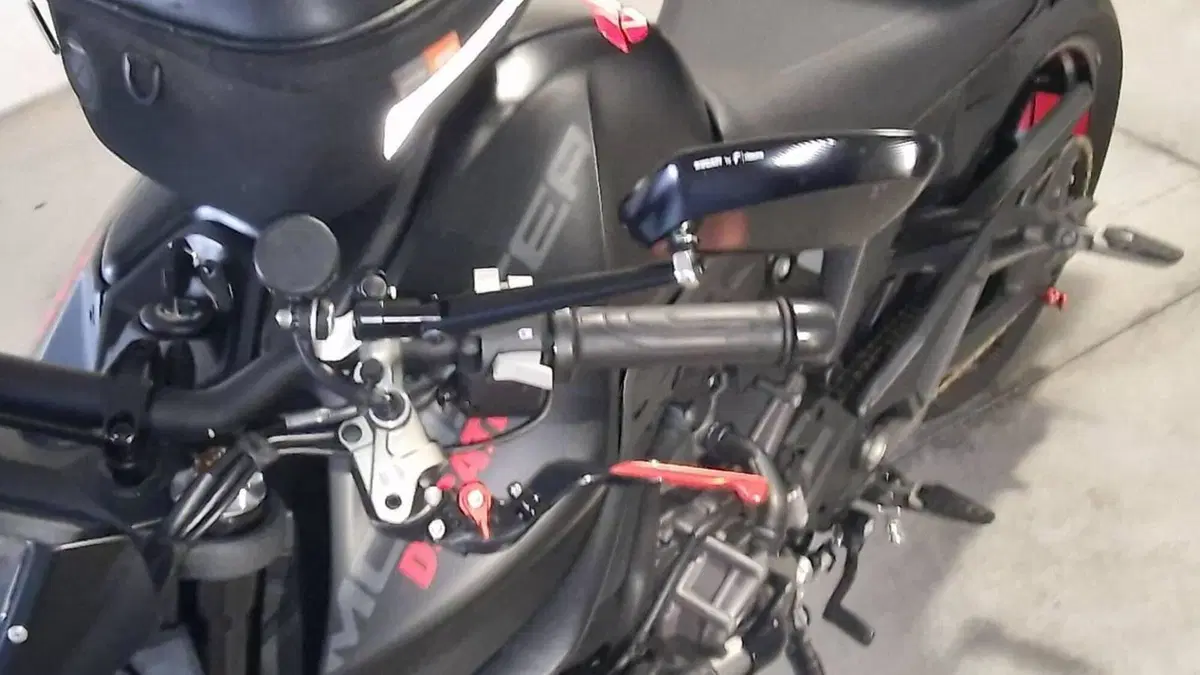 Ducati Monster 937 (2021 - 25)  (6)