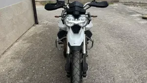 Moto Guzzi V85 TT (2021 - 23)  (2)