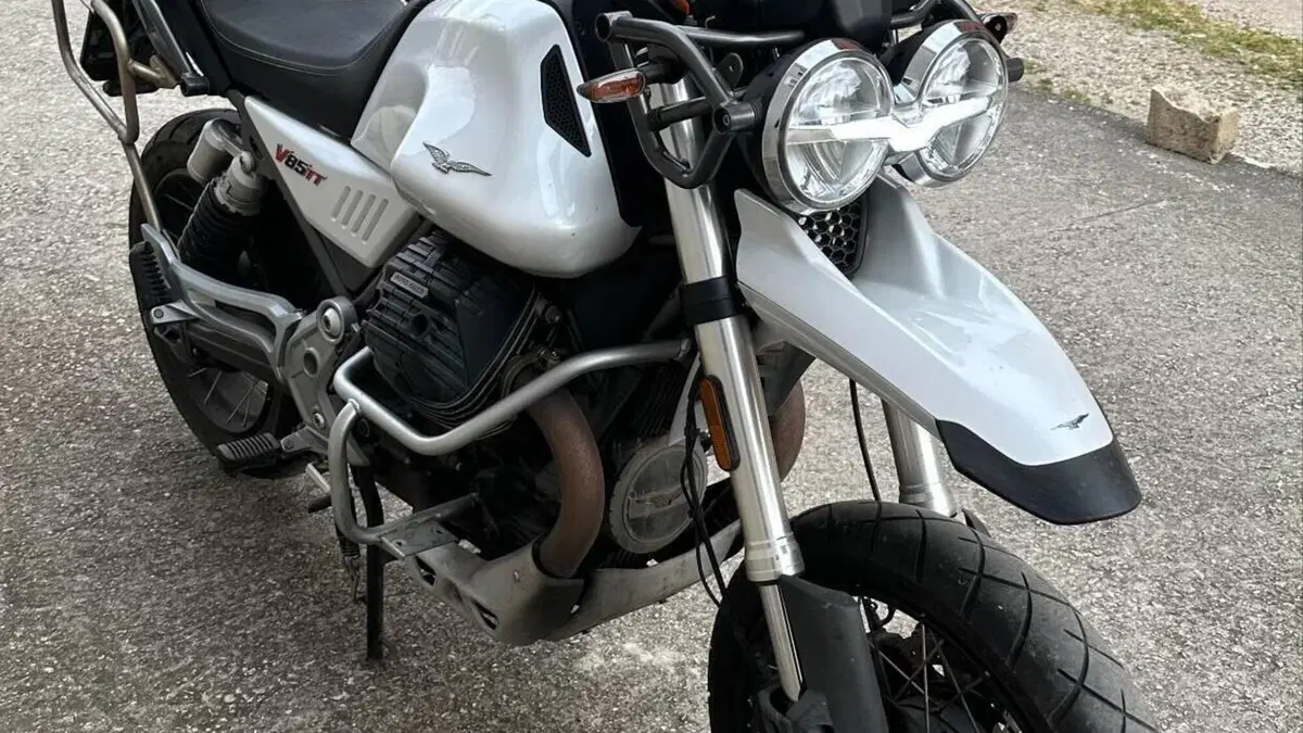 Moto Guzzi V85 TT (2021 - 23) 