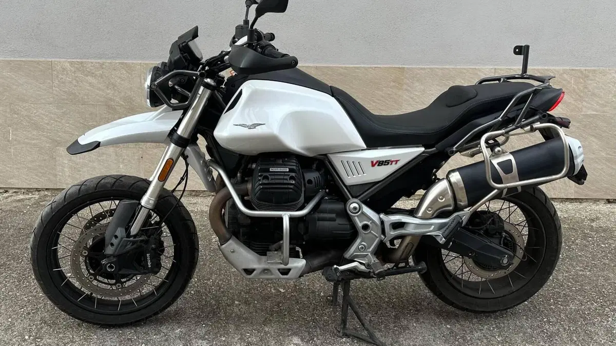 Moto Guzzi V85 TT (2021 - 23)  (5)