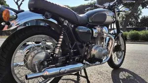 Kawasaki W 800 (2010 - 17)  (5)