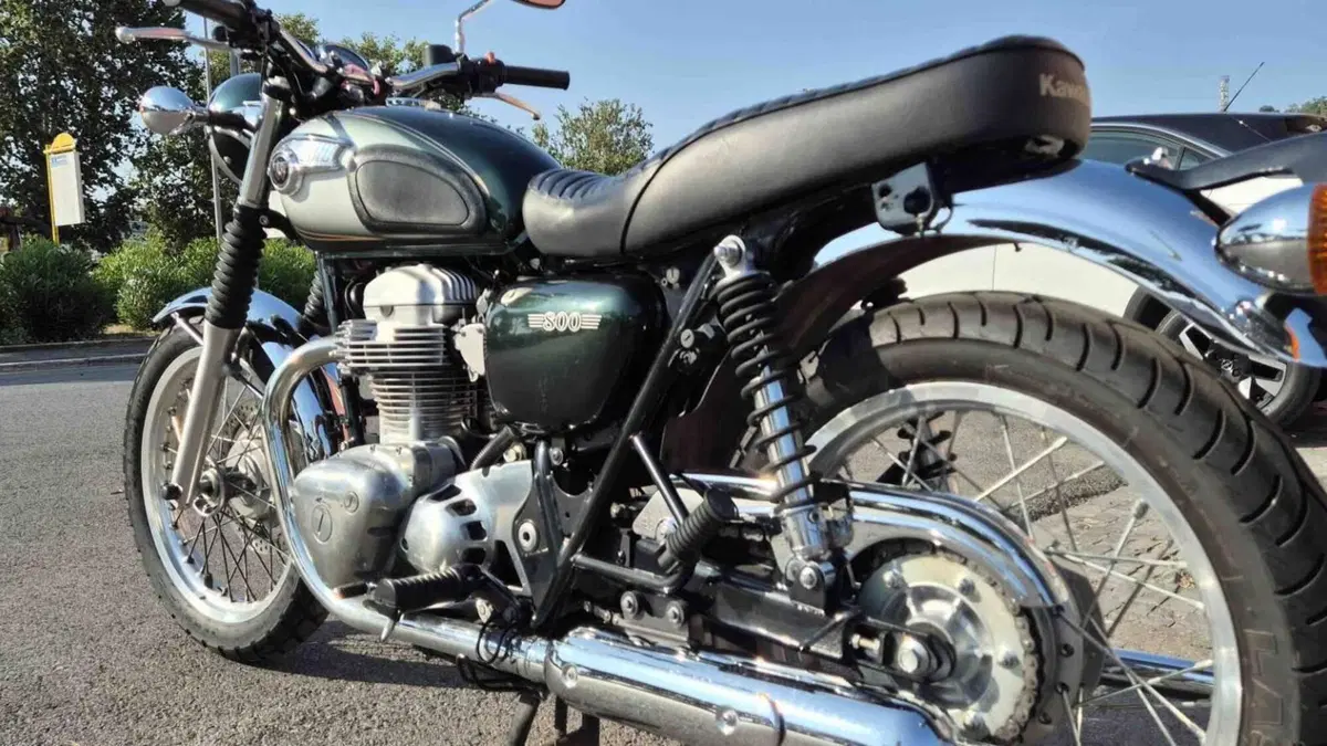 Kawasaki W 800 (2010 - 17)  (6)