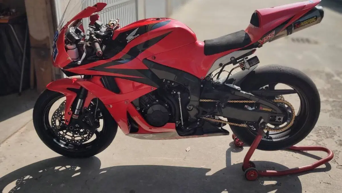 Honda CBR 600 RR (2007 - 08)  (17)