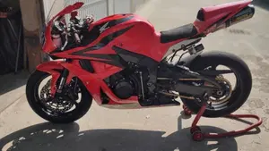 Honda CBR 600 RR (2007 - 08)  (17)