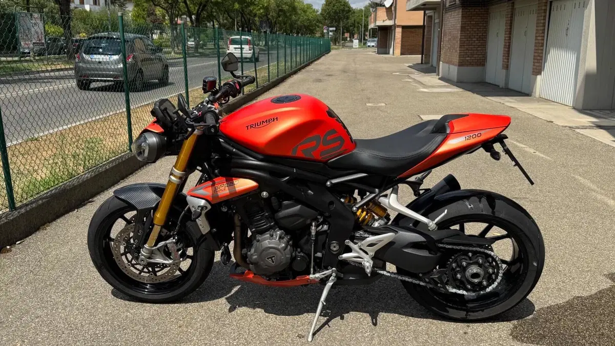 Triumph Speed Triple 1200 RS (2021 - 24)  (2)