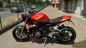 Triumph Speed Triple 1200 RS (2021 - 24)  (2)