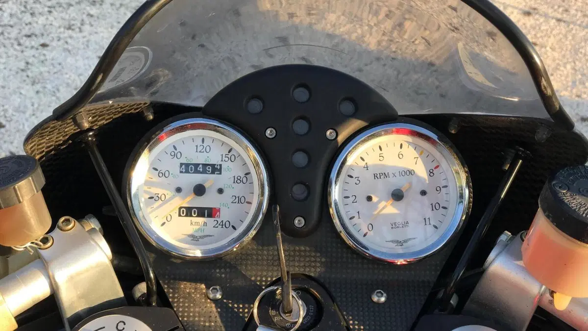 Moto Guzzi V11 Cafè Sport (2003 - 06)  (7)