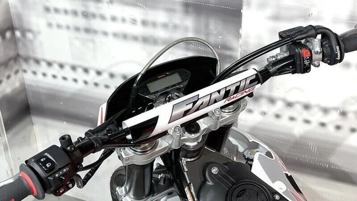 Fantic Motor XMF 125 Competition (2025 - 26)  (6)