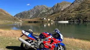 Honda CBR 900 RR (1998 - 99)  (2)