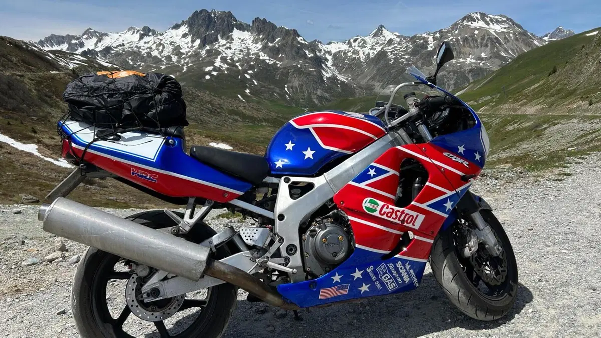 Honda CBR 900 RR (1998 - 99)  (3)