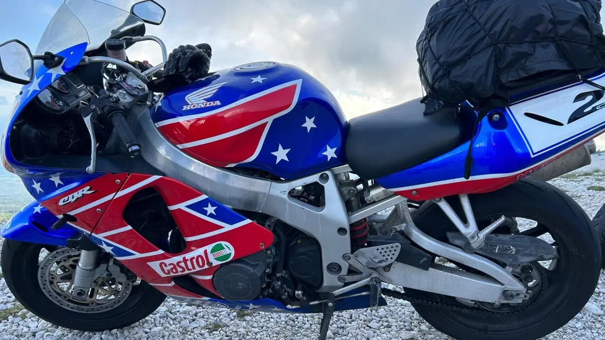 Honda CBR 900 RR (1998 - 99)  (5)