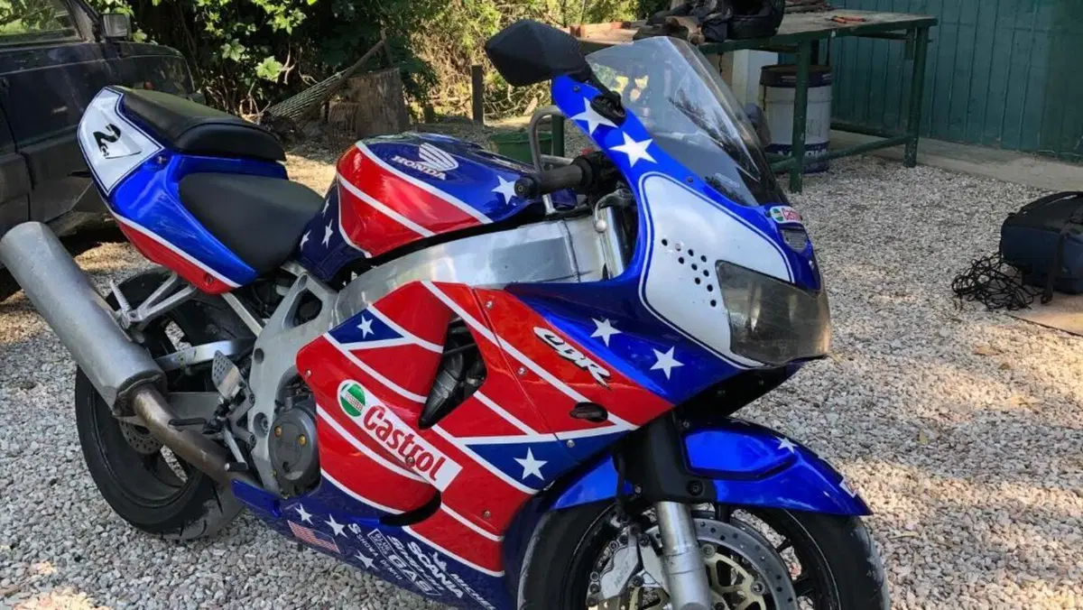 Honda CBR 900 RR (1998 - 99)  (11)
