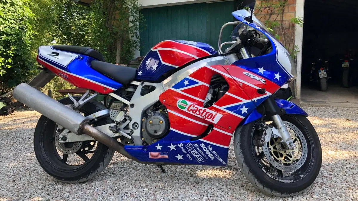Honda CBR 900 RR (1998 - 99)  (12)