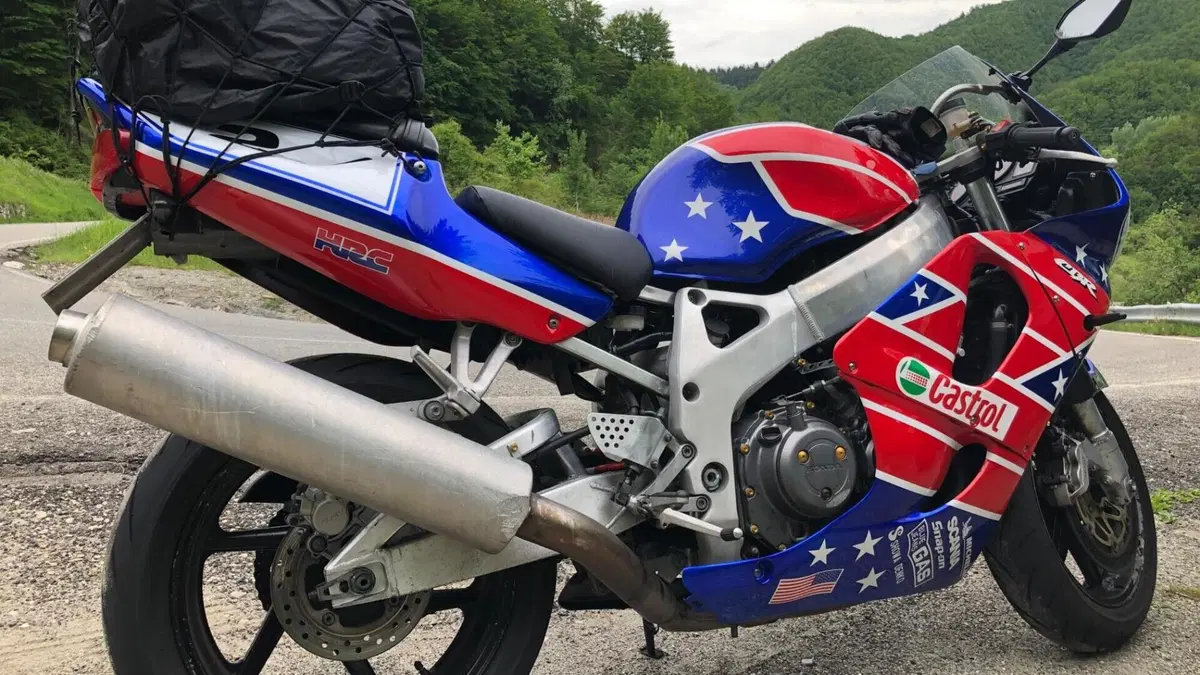 Honda CBR 900 RR (1998 - 99)  (13)