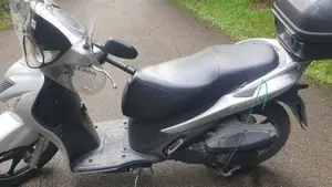 Suzuki SIXteen 150 (2007 - 14)  (3)