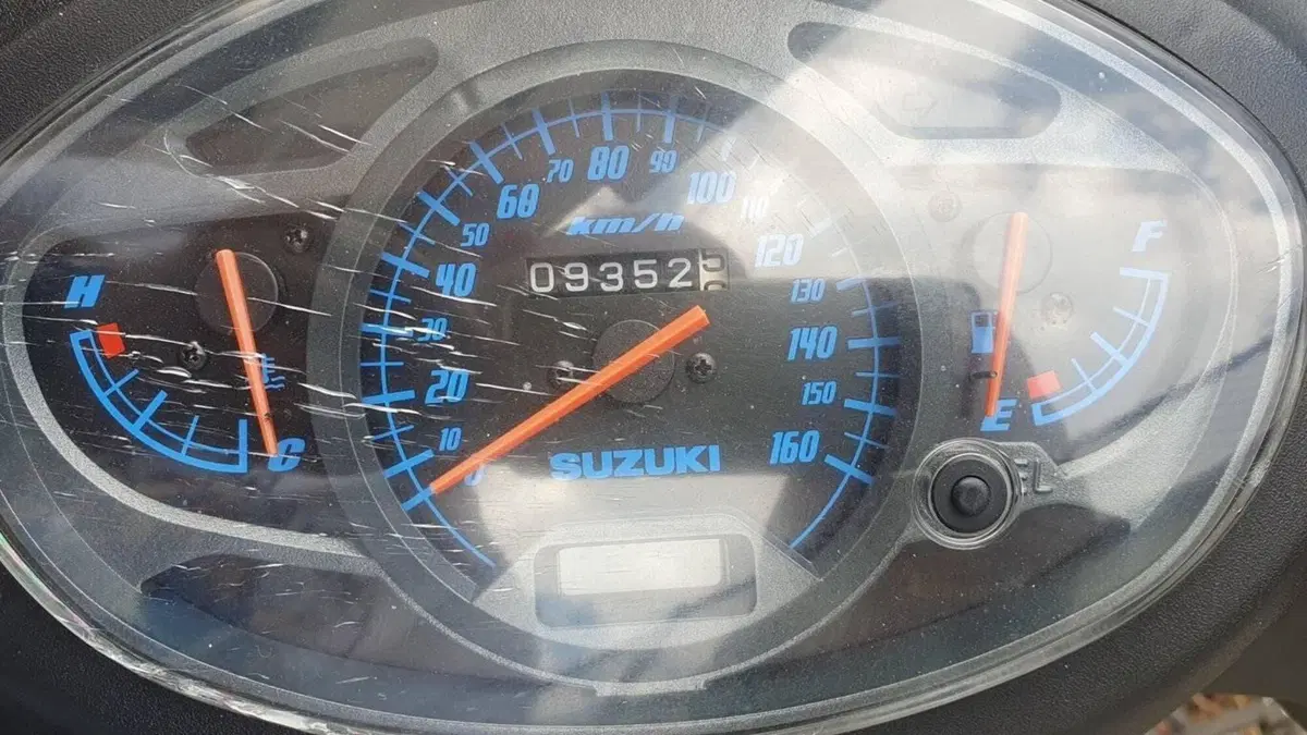 Suzuki SIXteen 150 (2007 - 14)  (5)