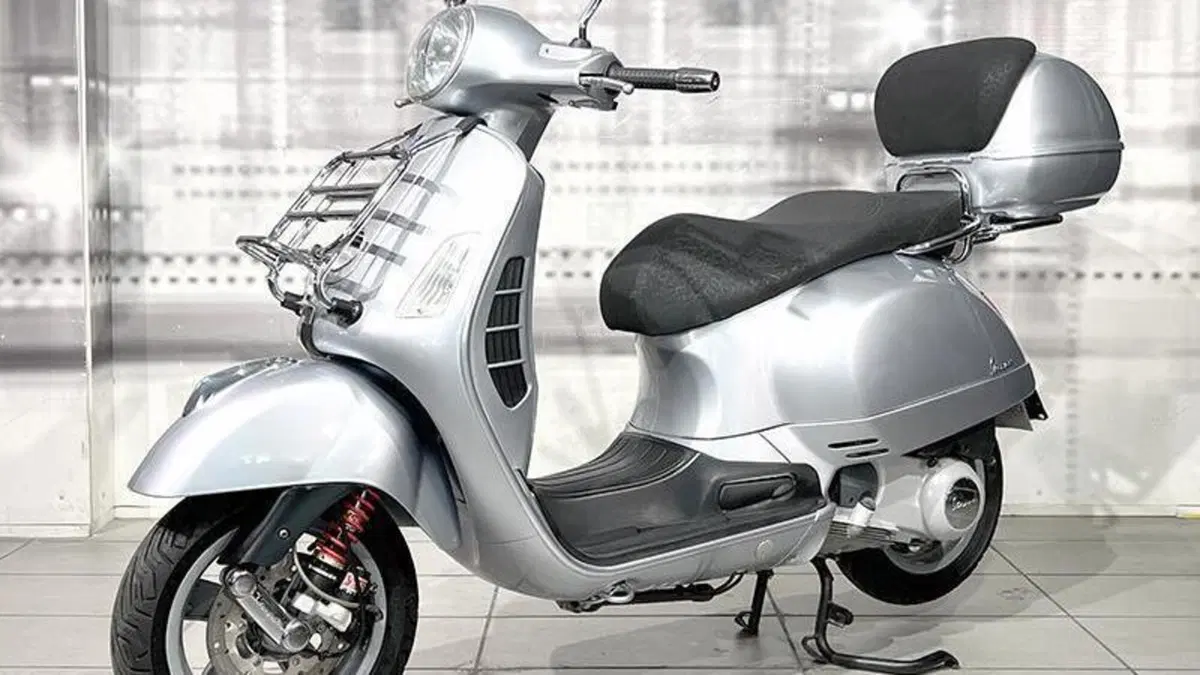 Vespa GTS 250 i.e.  (7)