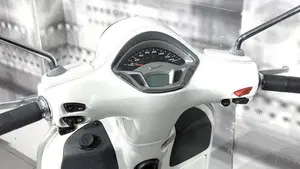Vespa GTS 300 Super ABS (2014 - 16)  (6)