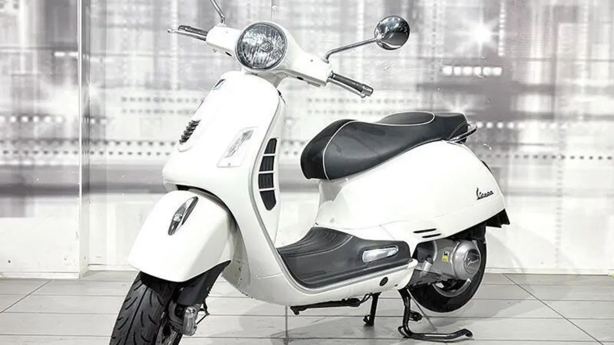 Vespa GTS 300 Super ABS (2014 - 16)  (7)