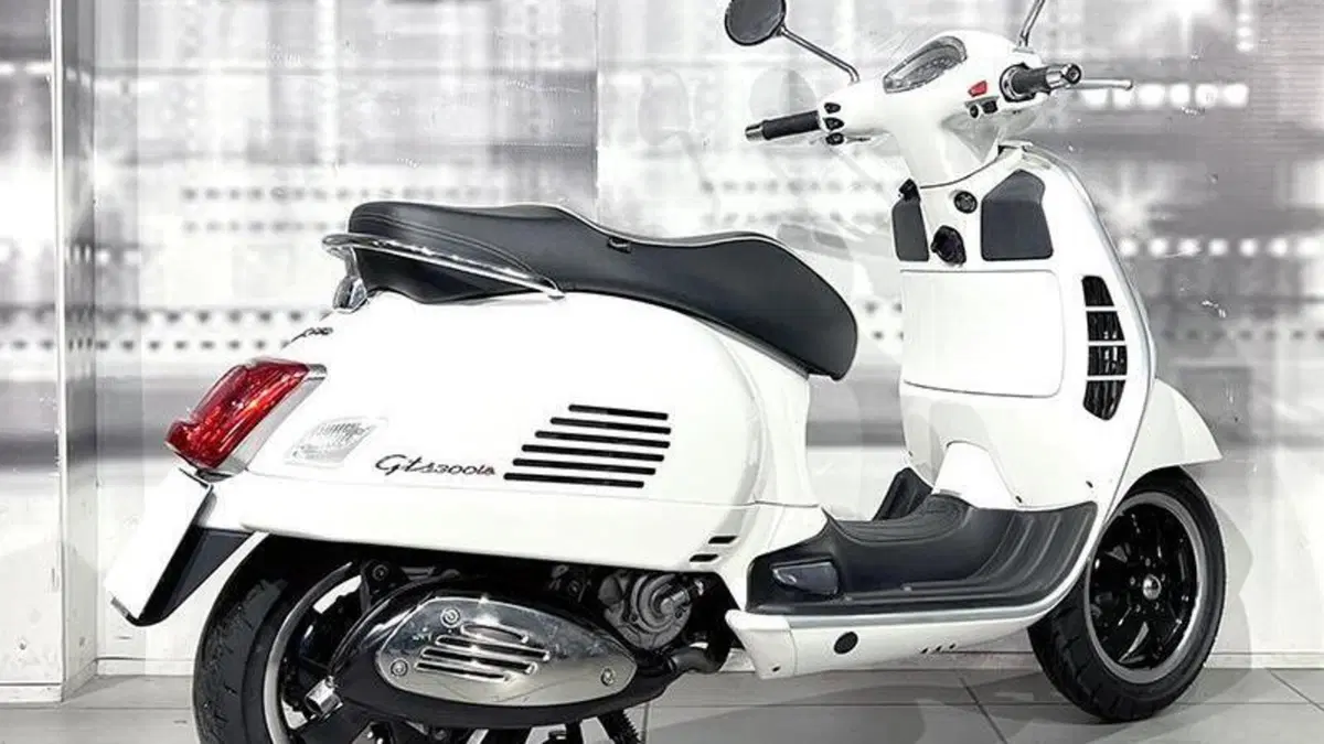 Vespa GTS 300 Super ABS (2014 - 16)  (8)