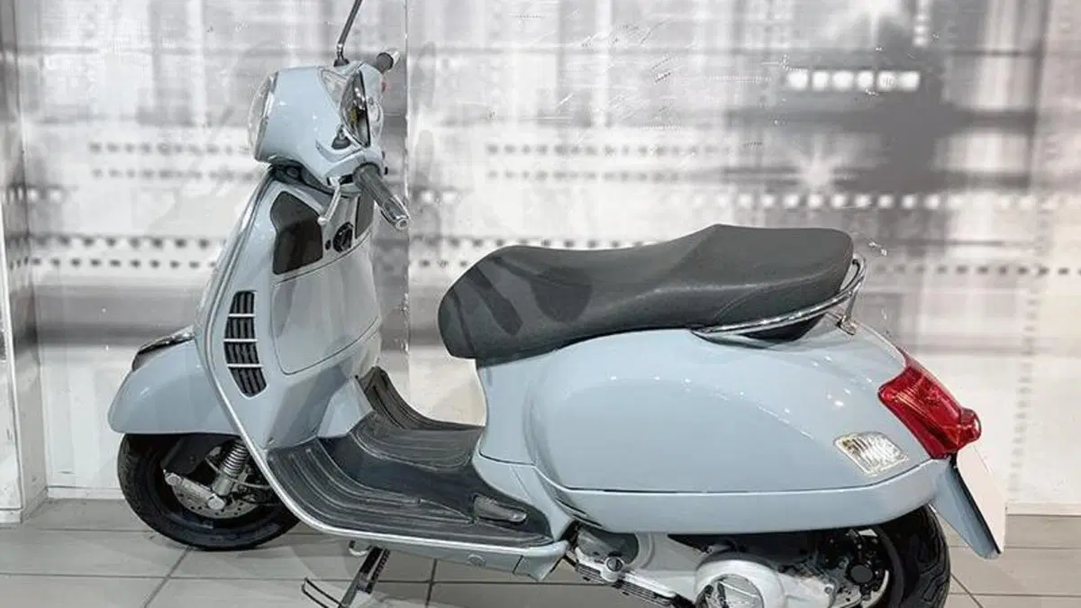 Vespa GTS 250 i.e.  (2)