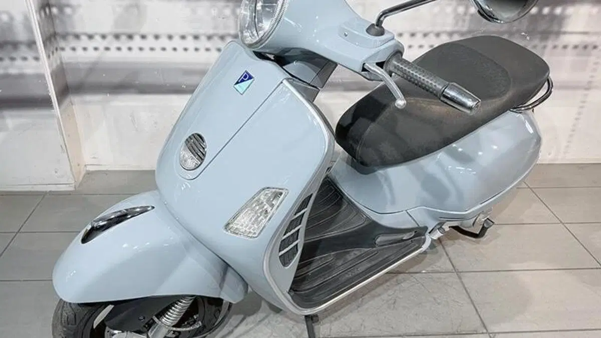 Vespa GTS 250 i.e.  (4)